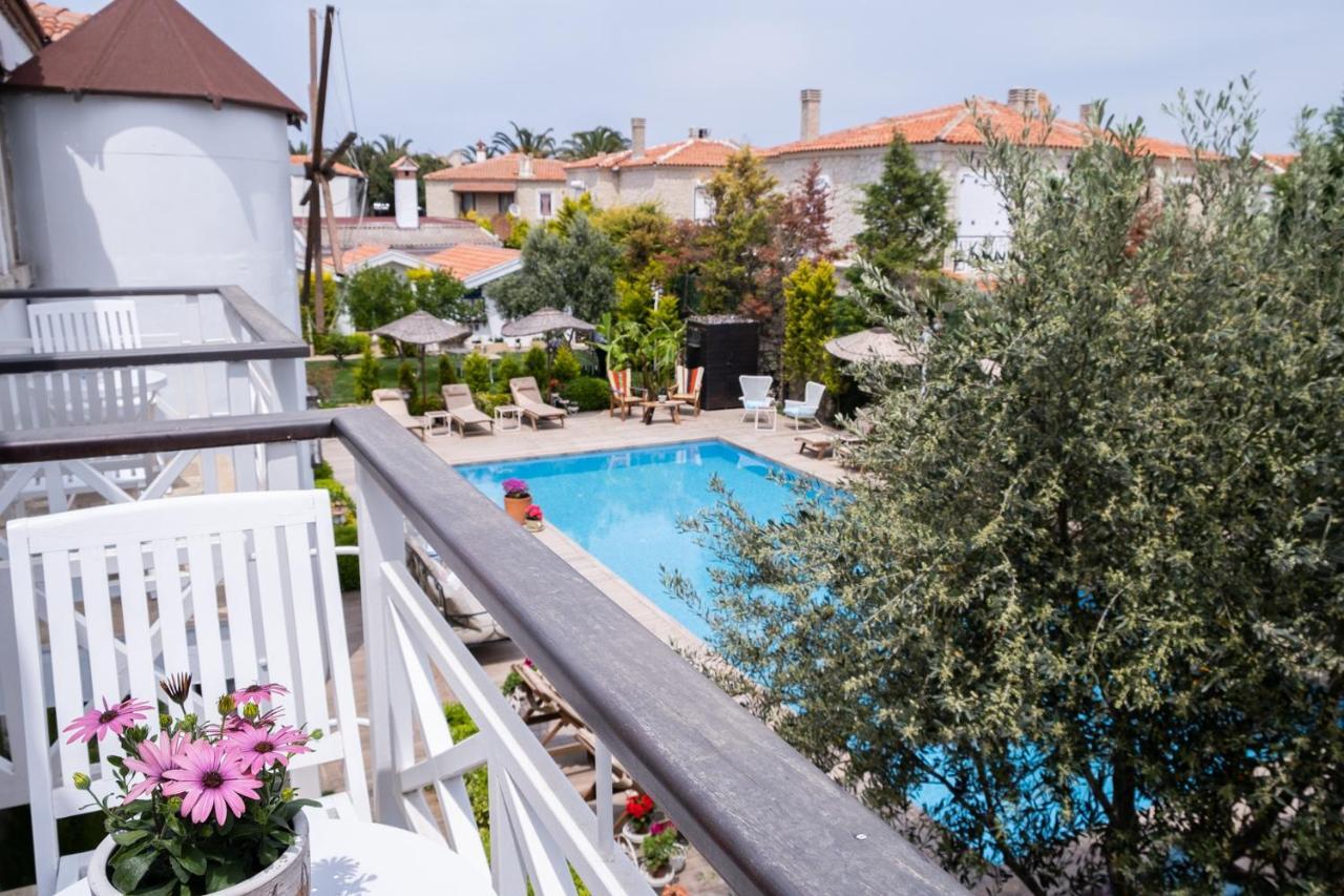 Bay C Hotel Алакати Екстериор снимка