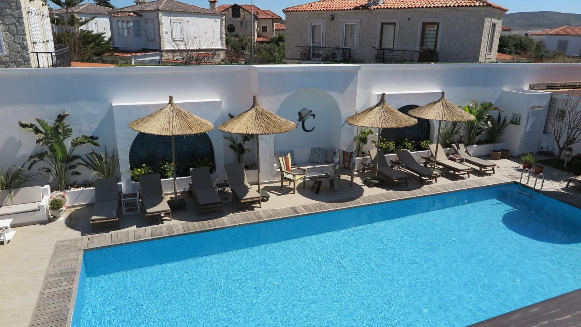 Bay C Hotel Алакати Екстериор снимка