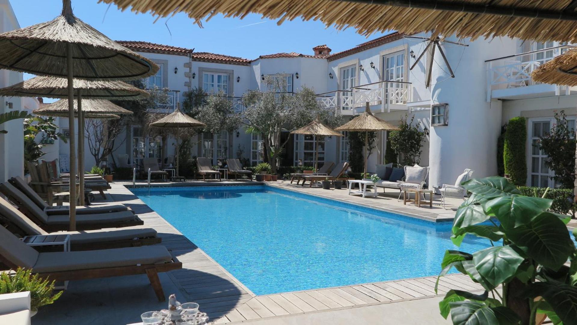 Bay C Hotel Алакати Екстериор снимка